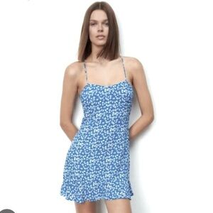 🎁Like New Zara Blue/White floral Dress- Medium